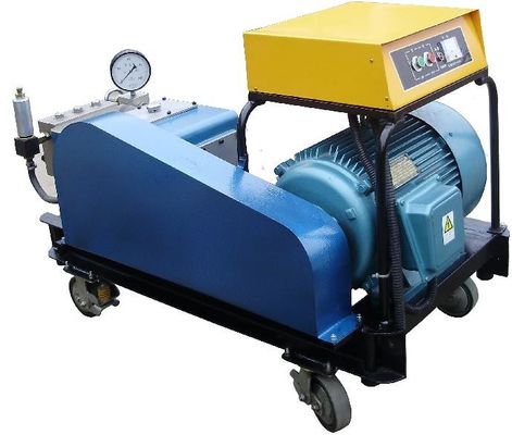Kalite  Triplex Plungers High Pressure Water Jet Pump For Industrial Use 1000bar ISO9001 fabrika